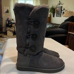 UGG Bailey Button Tall Gray Boots 1873 size 9 women’s